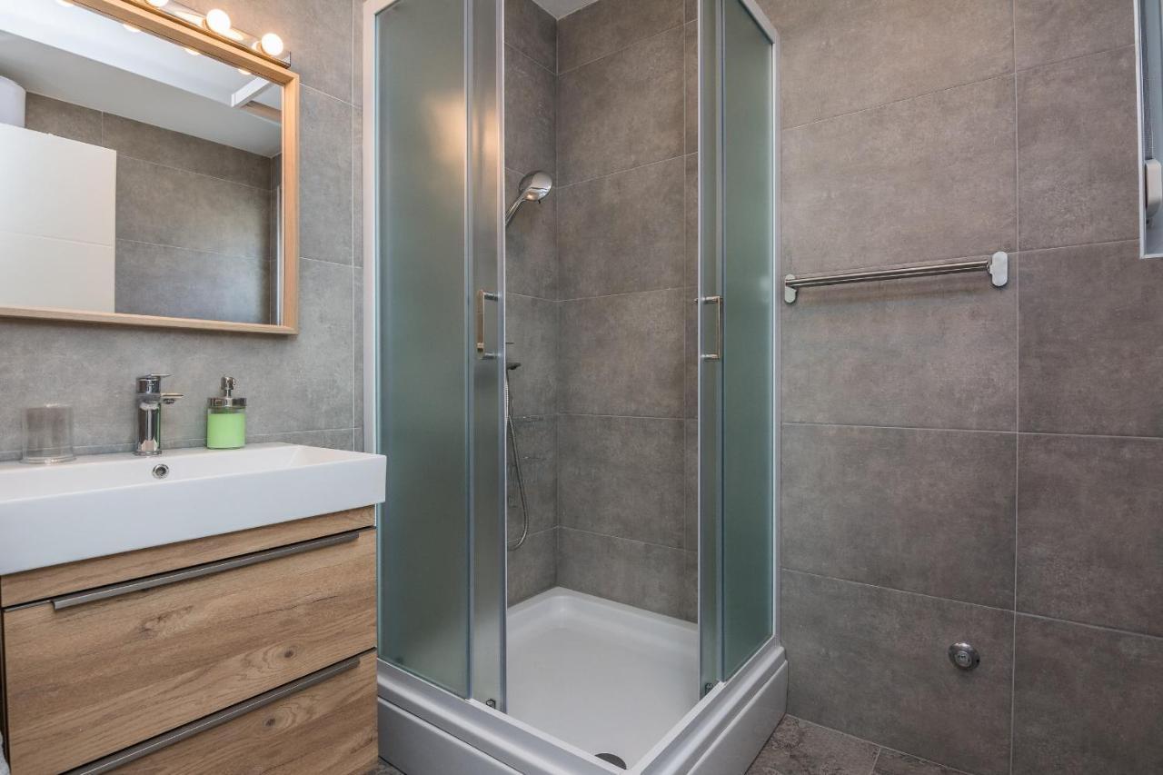 Apartments Pejakovic Вир Екстериор снимка