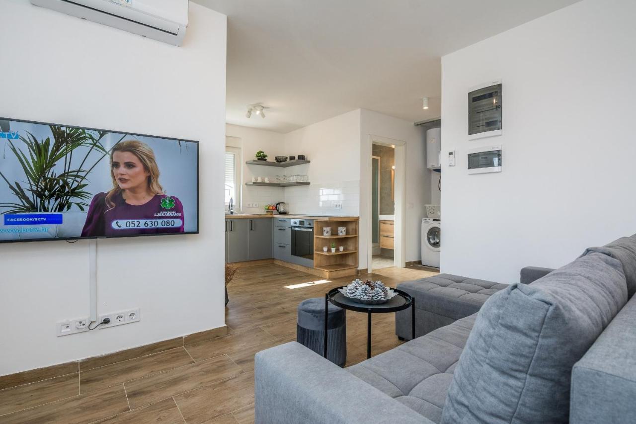 Apartments Pejakovic Вир Екстериор снимка