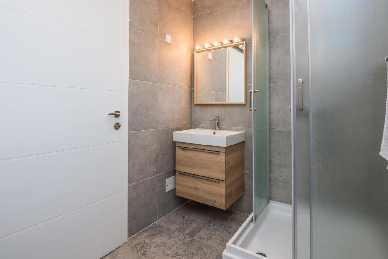 Apartments Pejakovic Вир Екстериор снимка