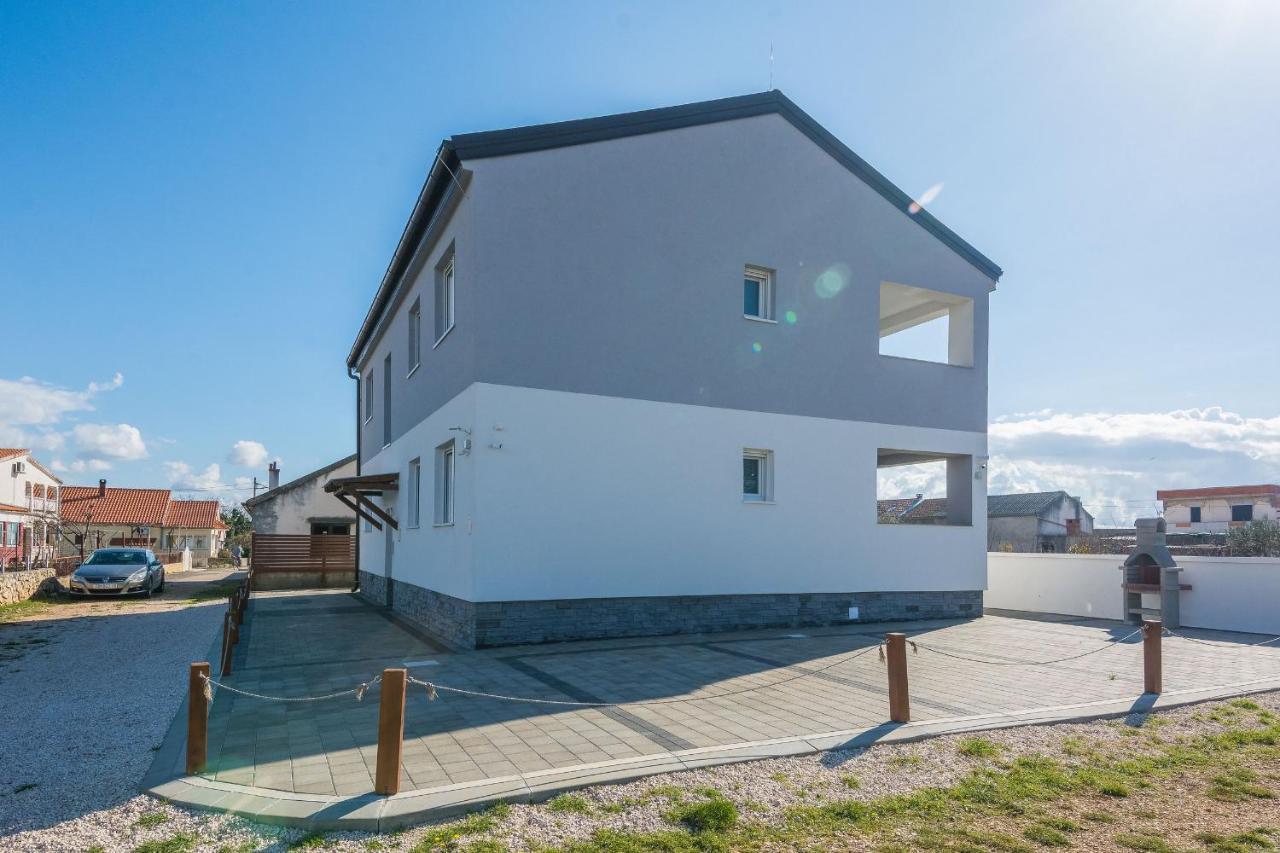 Apartments Pejakovic Вир Екстериор снимка