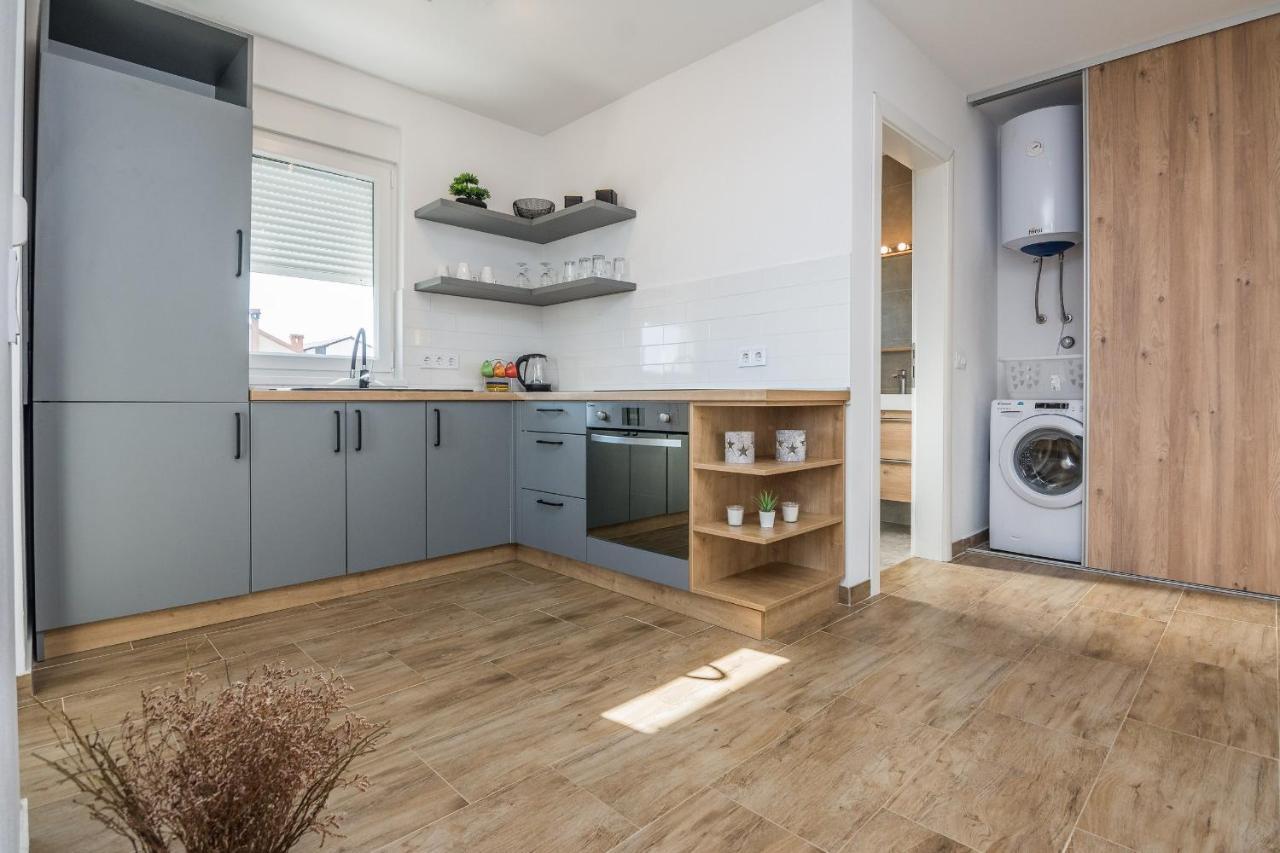 Apartments Pejakovic Вир Екстериор снимка
