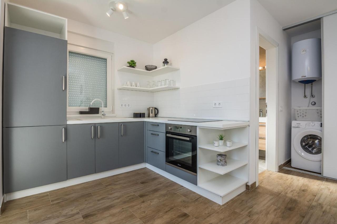 Apartments Pejakovic Вир Екстериор снимка