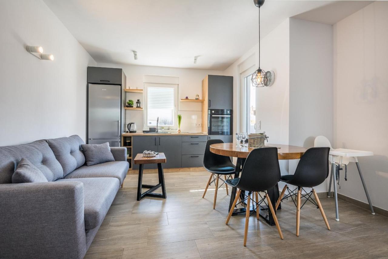 Apartments Pejakovic Вир Екстериор снимка