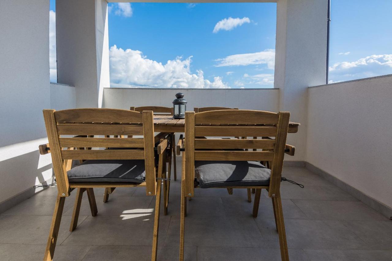 Apartments Pejakovic Вир Екстериор снимка