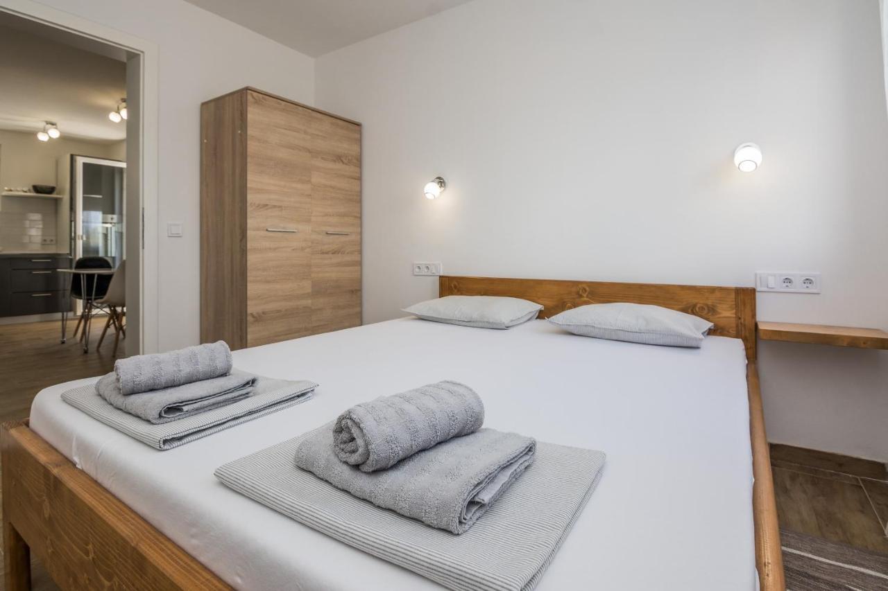 Apartments Pejakovic Вир Екстериор снимка
