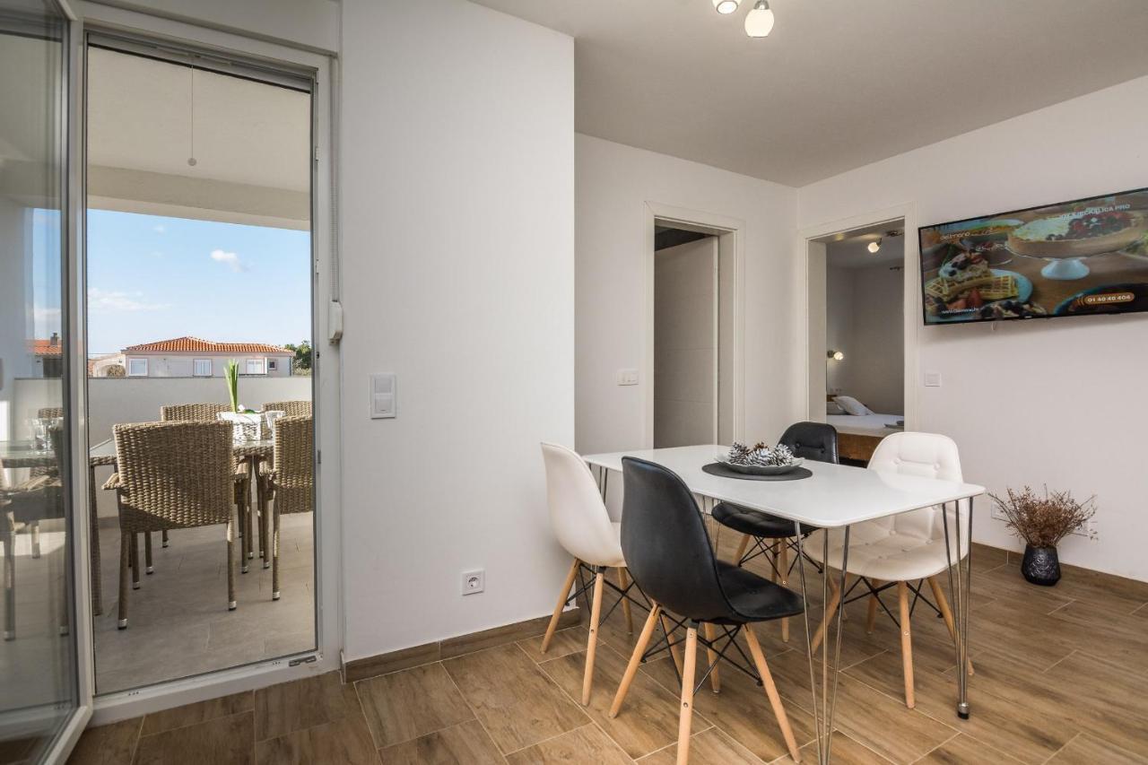 Apartments Pejakovic Вир Екстериор снимка