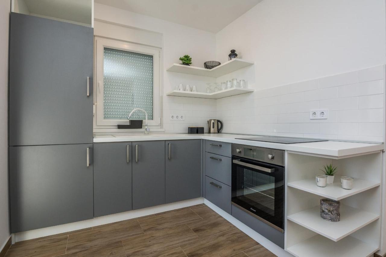 Apartments Pejakovic Вир Екстериор снимка