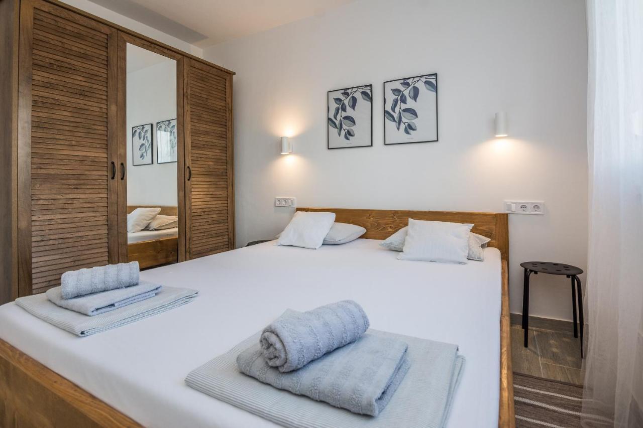 Apartments Pejakovic Вир Екстериор снимка