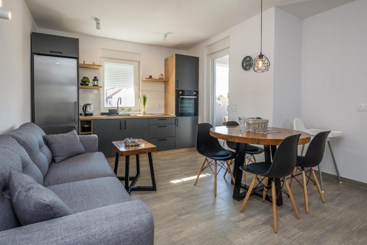 Apartments Pejakovic Вир Екстериор снимка