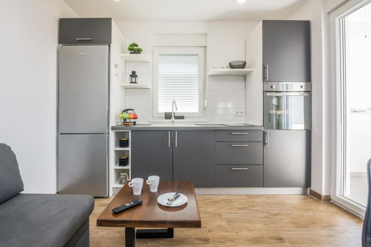 Apartments Pejakovic Вир Екстериор снимка