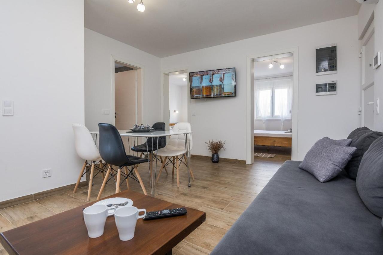 Apartments Pejakovic Вир Екстериор снимка
